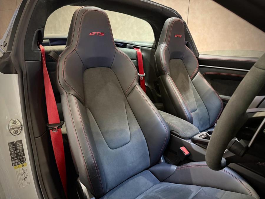 911 992 TARGA 4 GTS - Image 11